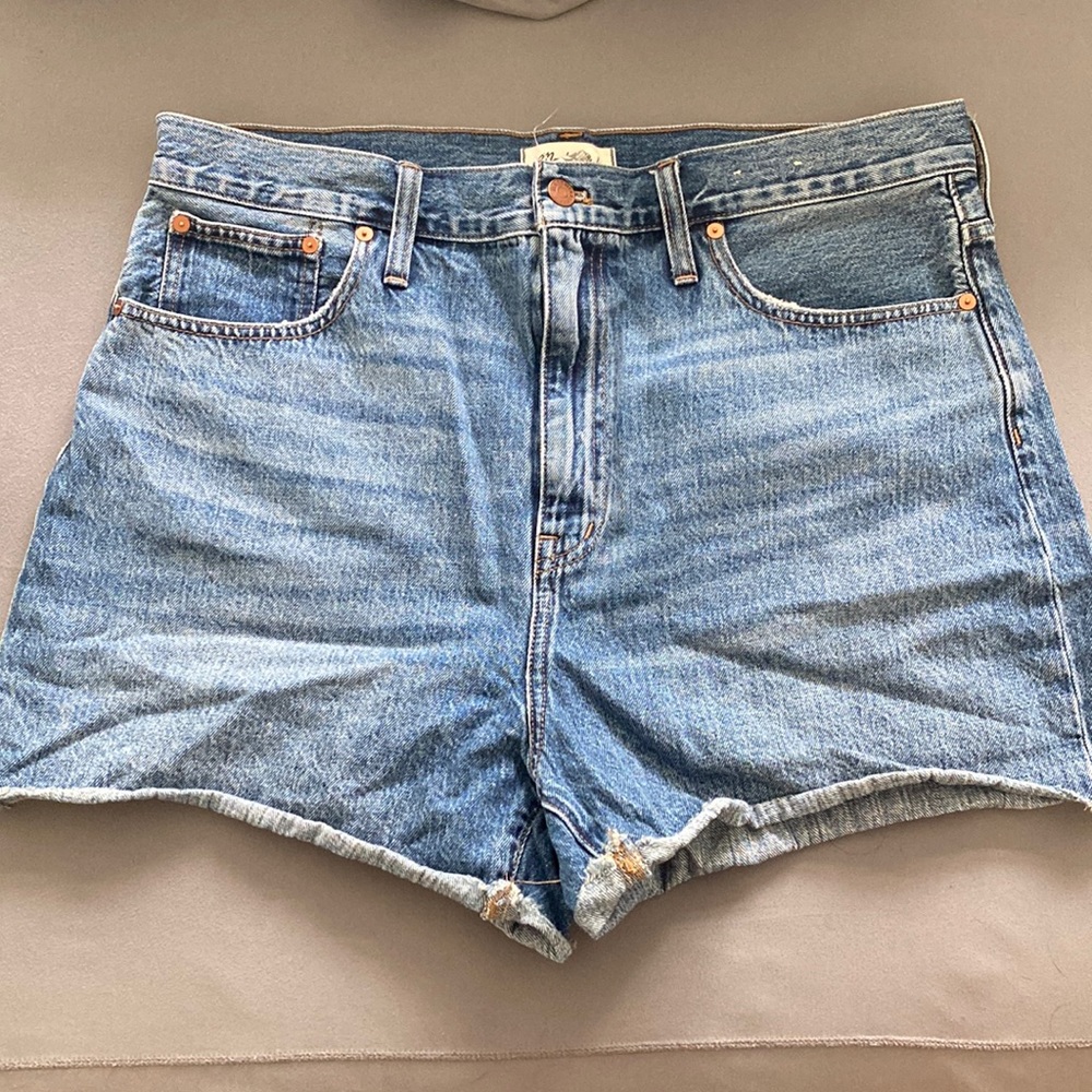 Madewell Denim Short size 33 mom jean